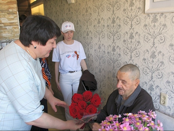 Управляющий Отделением Соцфонда Жанна Демьяненко поздравила курян-ветеранов Великой Отечественной войны с Днем Победы.